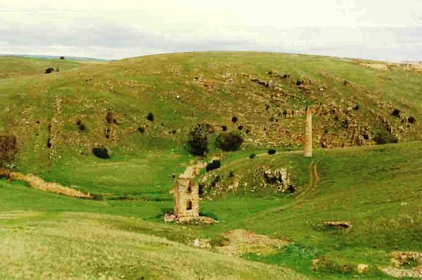 The ruins of the Worthing Mine at Hallett Cove, 1980