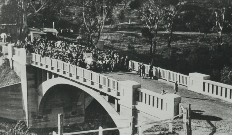 Crowd gathered on the new concrete Clarendon Bridge at its opening, July 1919