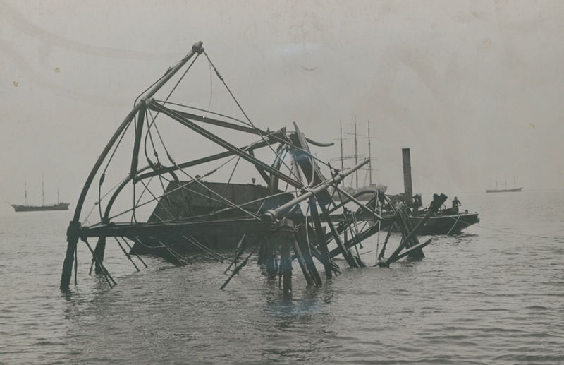 Wonga Shoal Lighthouse wreckage, 1912